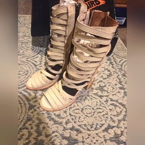 Freebird Makala Size 8